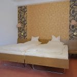 Double bed room at Parkhotel Goldlinde in Bodenwerder.